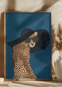 Fashionable Cheetah wearing a sunhat Poster (21x29.7 cm (A4))