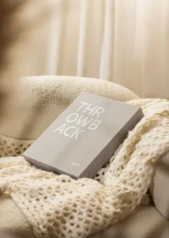 KAILA THROWBACK Grey/White - Coffee Table Photo Album (60 hojas negras)