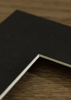 Passepartout Svart Standard (Vit Kärna) 45x60 cm (34x47)