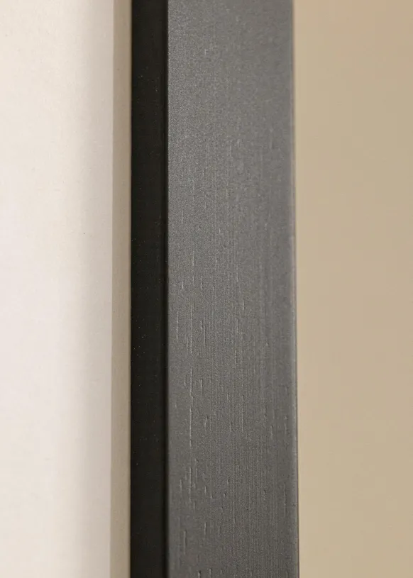 Ram Black Wood 40x60 cm