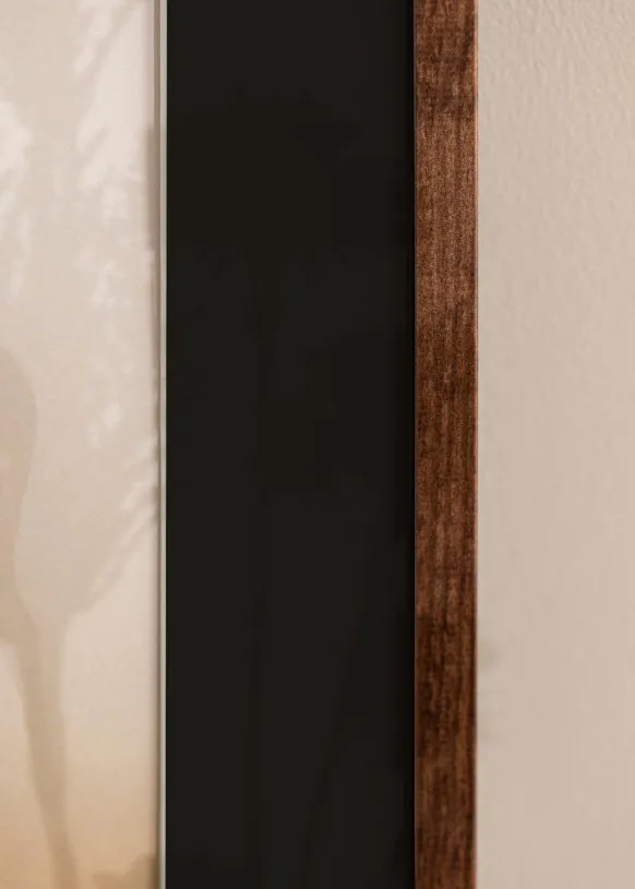 Ram Galant Valnöt 40x60 cm - Passepartout Svart 32,9x48,3 cm (A3+)