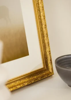 Ram Ornate Guld 20x30 cm - Passepartout Vit 9x11 cm