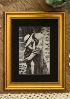 Ram Rokoko Guld 50x70 cm - Passepartout Svart 42x59,4 cm (A2)