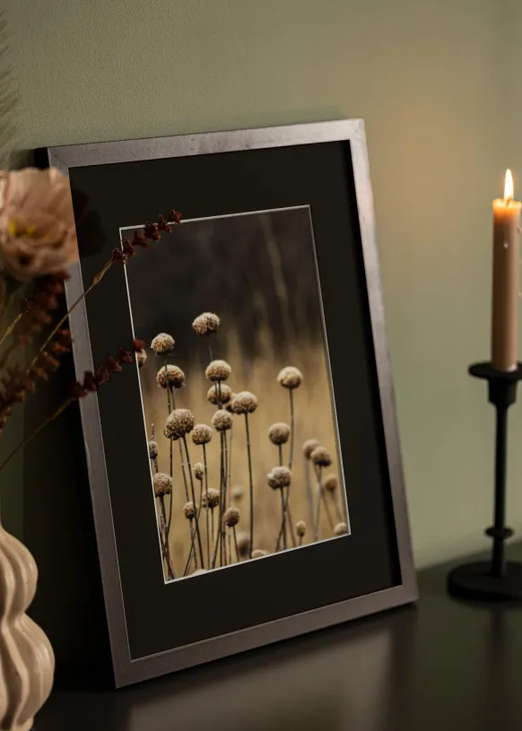 Ram Selection Valnöt 70x100 cm - Passepartout Svart 60x90 cm
