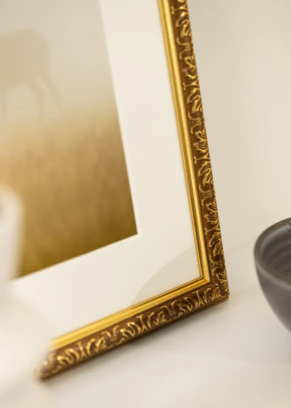 Ram Swirl Guld 40x50 cm - Passepartout Vit 29,7x42 cm