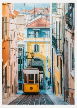 Trolley Car In City Canvastavla (30x40 cm)